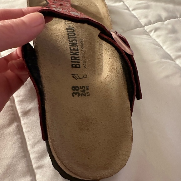 Birkenstock Shiny Python Print Dark Fuchsia Sandals Sz 38 Never Worn! - Picture 4 of 7